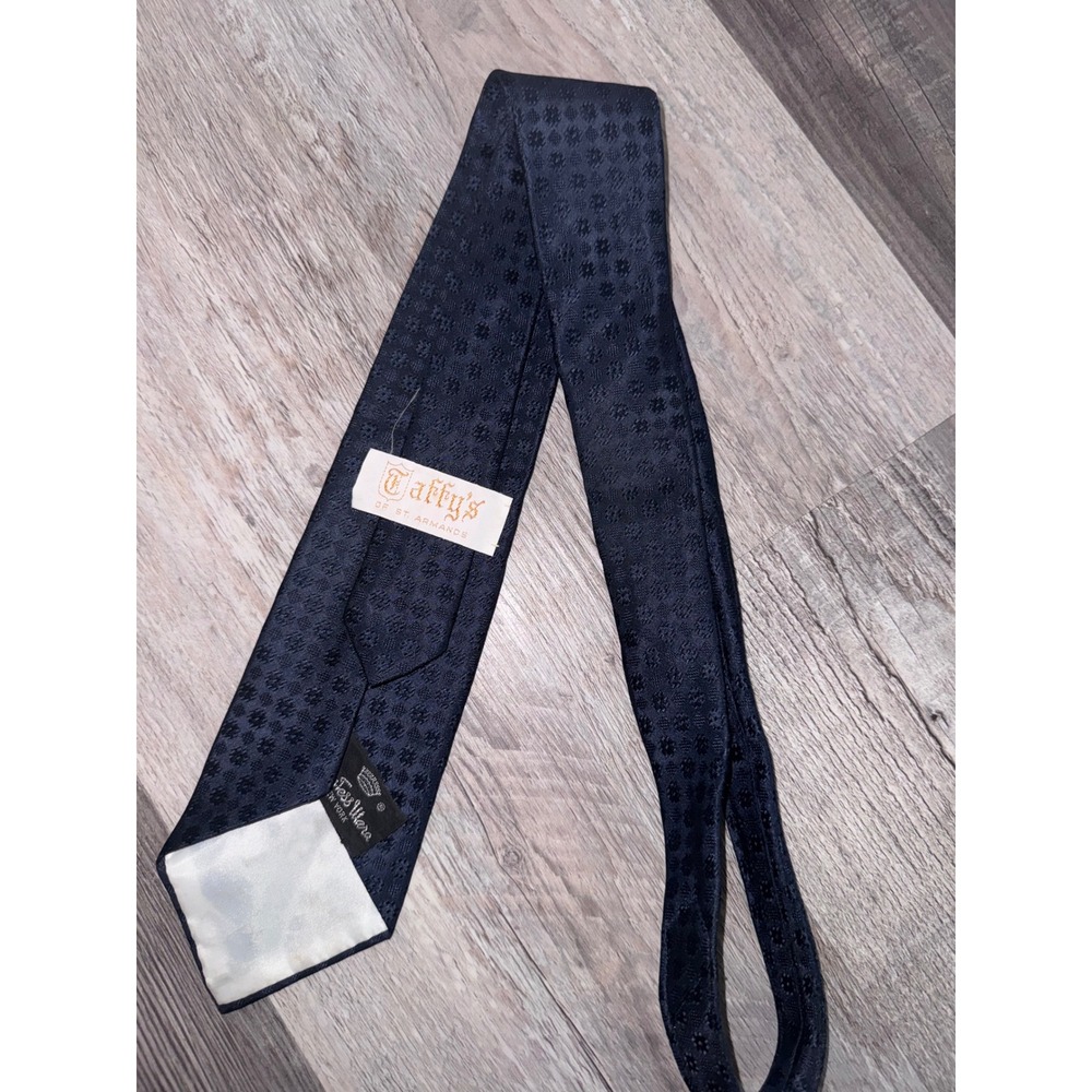 Vintage‎ Countess Mara Navy Blue Silk Geometric Jacquard Necktie CM Logo Taffys